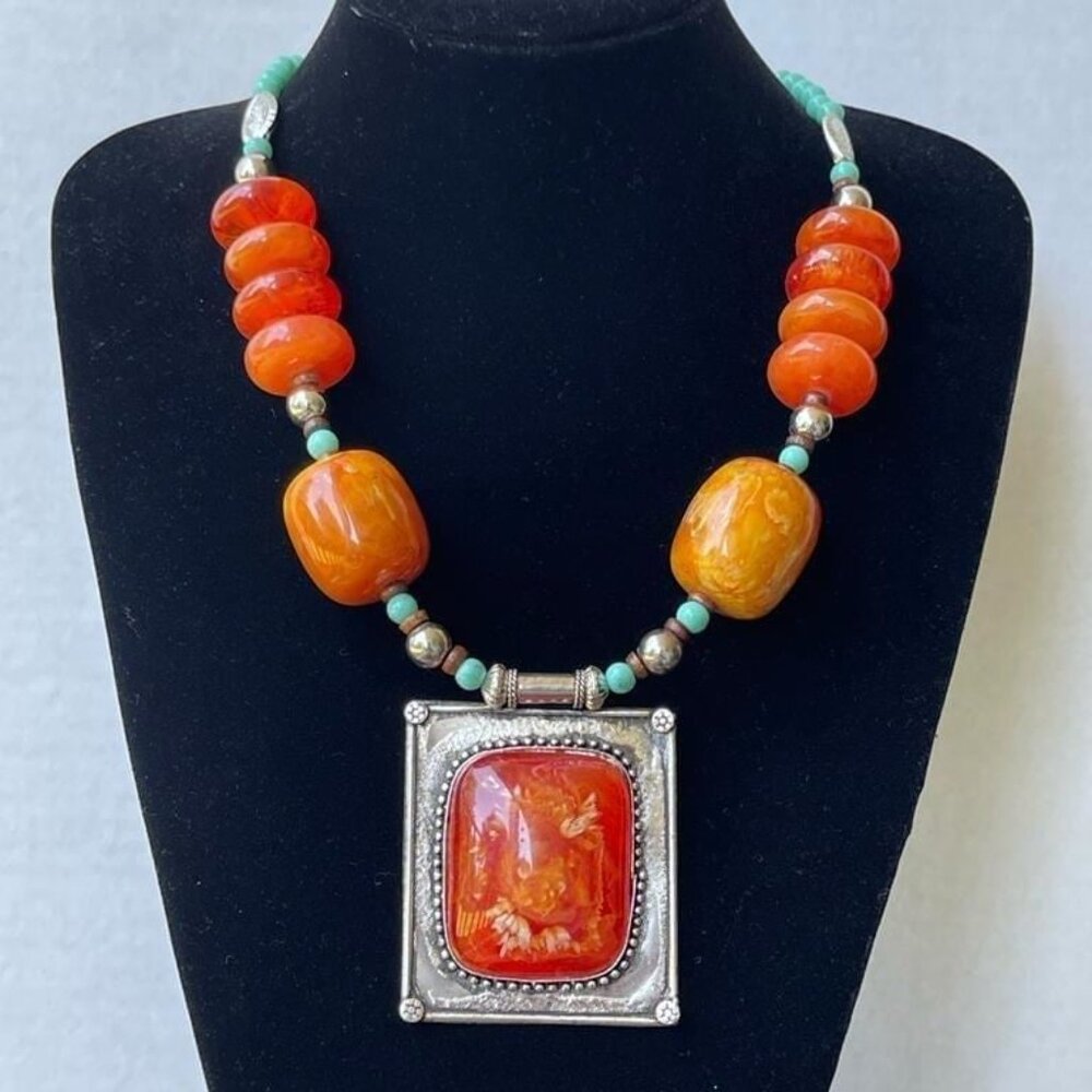 GOLDEN STAR NECKLACE